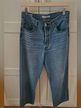 Levi's Ribcage Ankle Straight-Leg Jeans in Light Blue